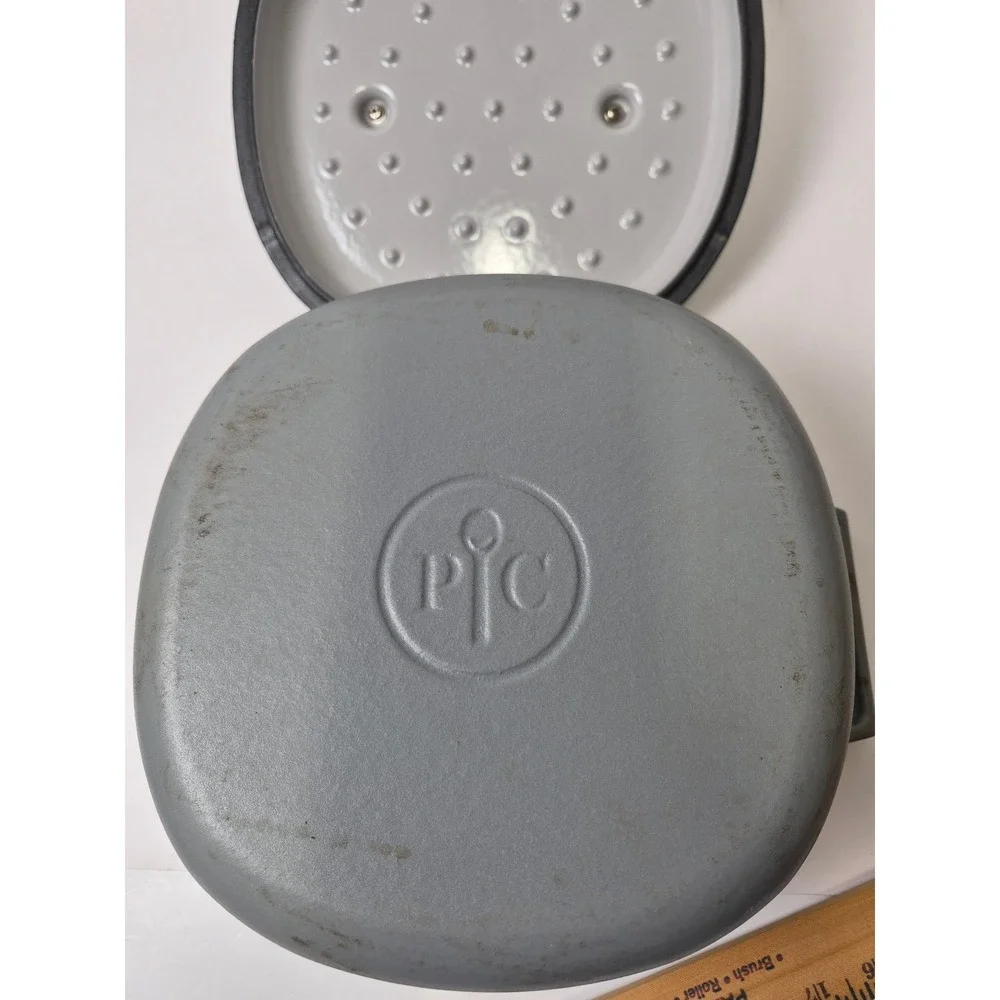Pampered Chef Gray Enameled Cast Iron Dutch Oven Pot with Lid Gold Handle 2qt